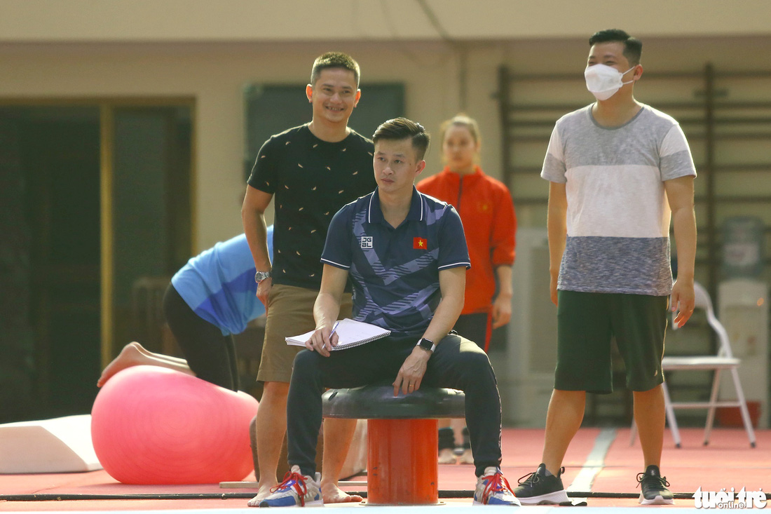 Những chàng trai 6 múi đội tuyển thể dục dụng cụ Việt Nam vắt sức cho SEA Games 31 - Ảnh 5.