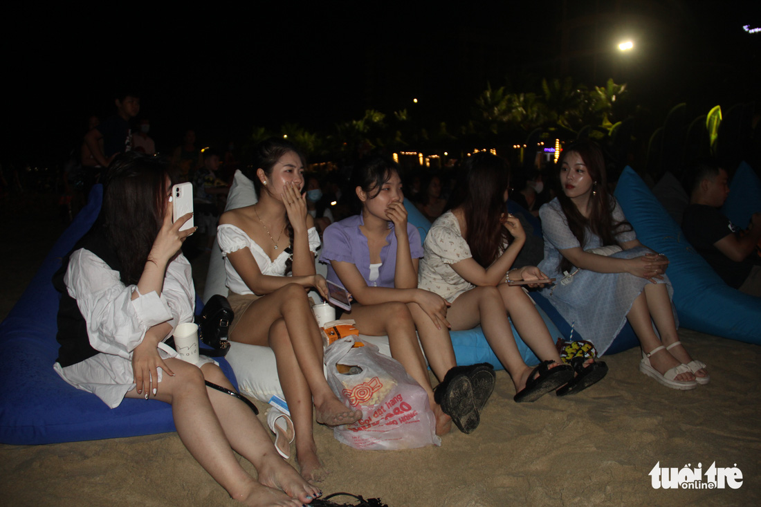 Đà Nẵng có thêm sản phẩm du lịch kinh tế đêm trên bãi biển Mỹ An - Ảnh 3.