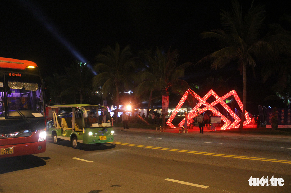 Đà Nẵng có thêm sản phẩm du lịch kinh tế đêm trên bãi biển Mỹ An - Ảnh 7.