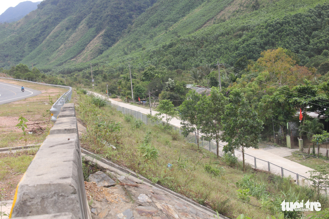 Toàn cảnh tuyến đường La Sơn - Túy Loan sắp đi vào khai thác - Ảnh 11.