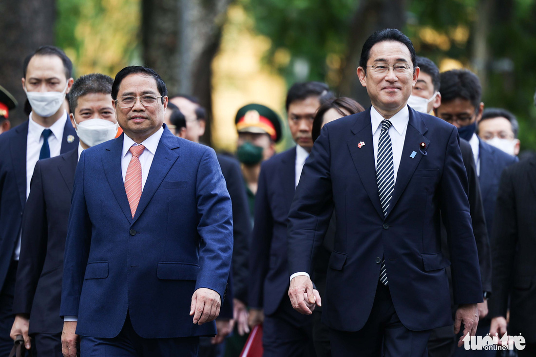 Thủ tướng Phạm Minh Chính chủ trì lễ đón Thủ tướng Nhật Bản - Ảnh 2.