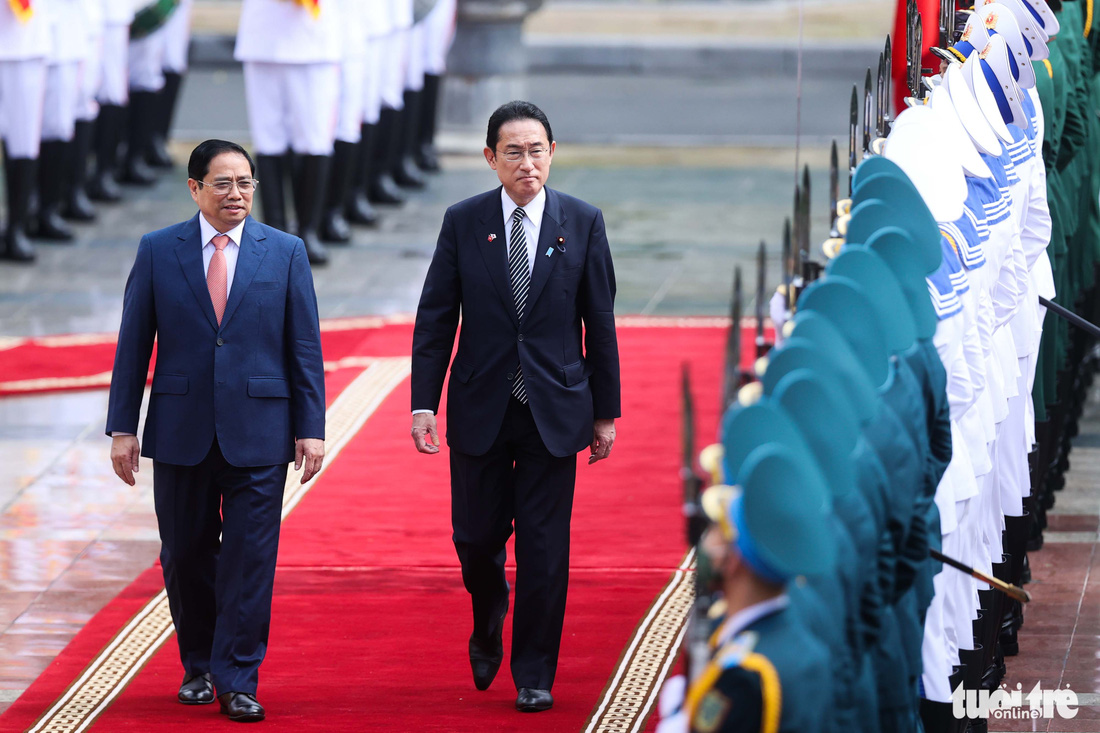 Thủ tướng Phạm Minh Chính chủ trì lễ đón Thủ tướng Nhật Bản - Ảnh 1.