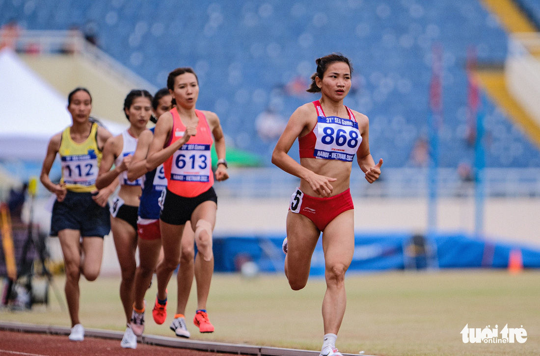 Nữ hoàng xung trận kịch tính, Việt Nam để vuột huy chương vàng tiếp sức nam nữ 4x400m - Ảnh 1.