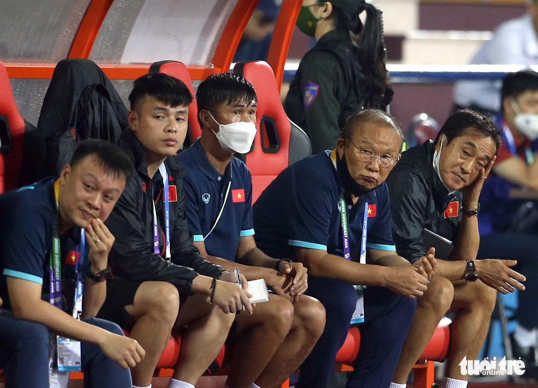 Những khoảnh khắc không hài lòng của ông Park ở trận gặp U23 Timor Leste - Ảnh 2.