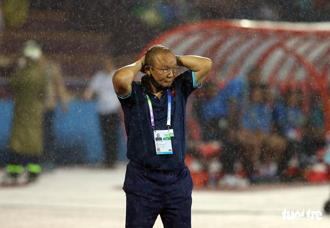 Những khoảnh khắc không hài lòng của ông Park ở trận gặp U23 Timor Leste - Ảnh 8.