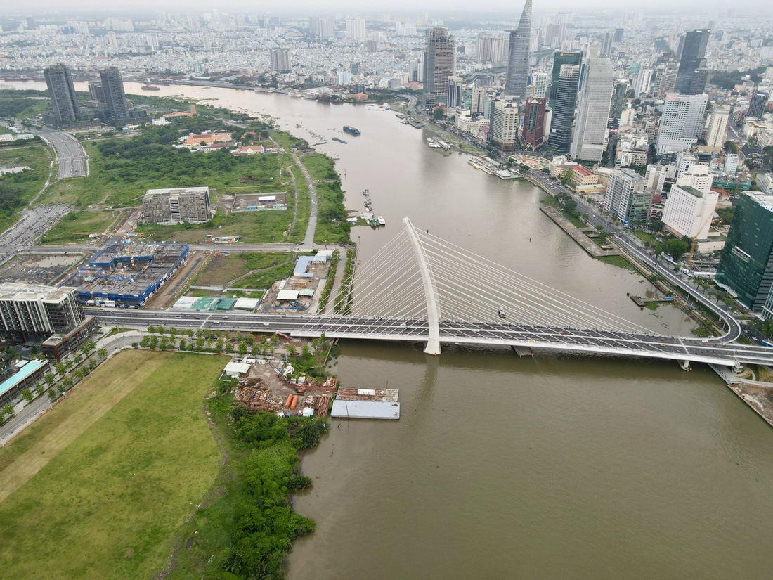 Bí thư, Chủ tịch TP.HCM khảo sát tìm cách phát triển sông Sài Gòn - Ảnh 15.