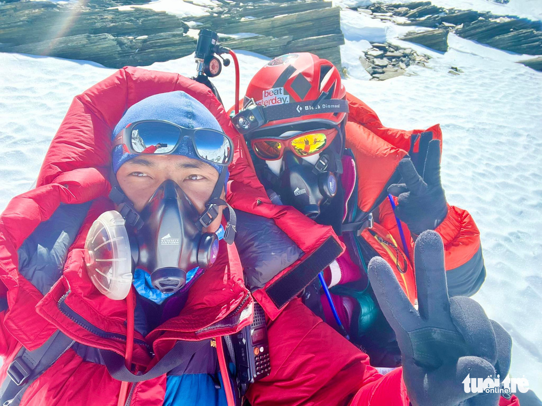 Cô gái Việt Nam chinh phục nóc nhà thế giới: Tôi hạnh phúc khi lên đỉnh Everest - Ảnh 6.