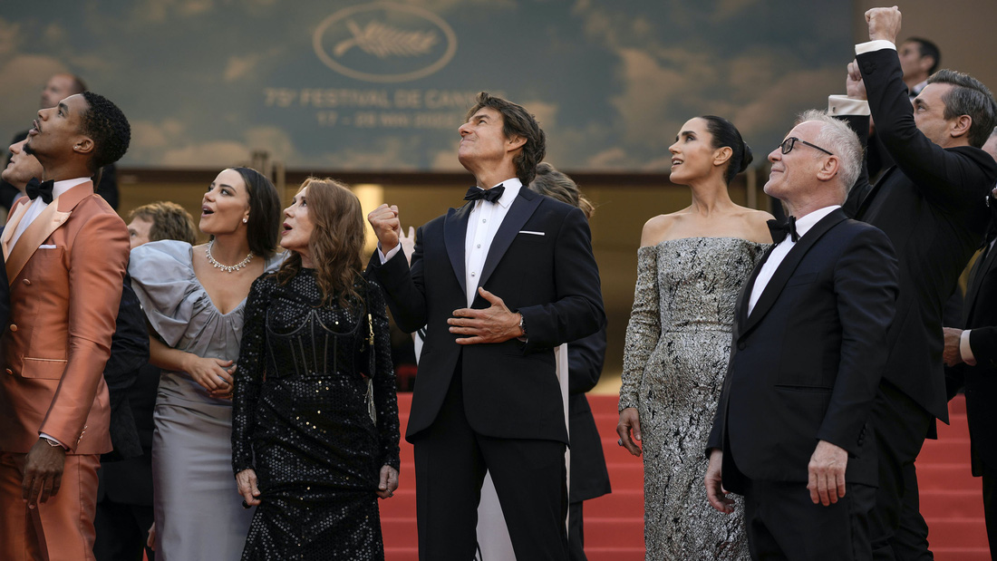 Tom Cruise hớp hồn người hâm mộ tại Liên hoan phim Cannes - Ảnh 3.