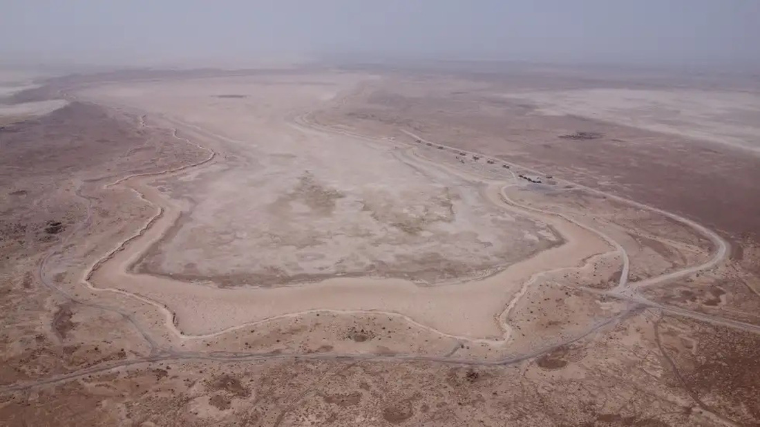 Biến đổi khí hậu khiến hồ rộng 5km vuông ở Iraq thành cái ao nhỏ - Ảnh 7.