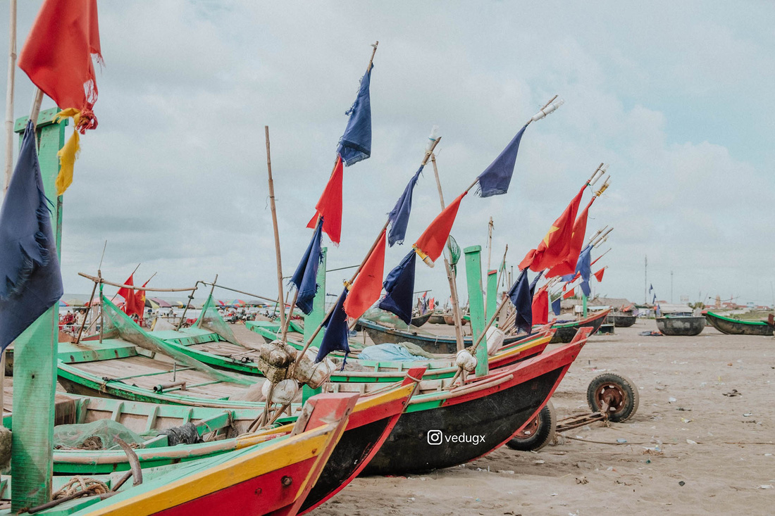 Về Nam Định: Chiêm ngưỡng nhà thờ, tắm biển Quất Lâm, ăn nem Giao Thủy, nếm nước mắm Sa Châu... - Ảnh 5.