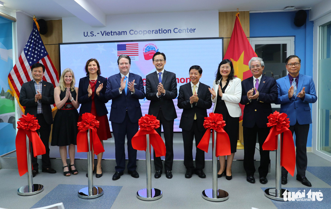 Khai trương Trung tâm Hợp tác Việt Nam - Hoa Kỳ tại Hà Nội - Ảnh 1.