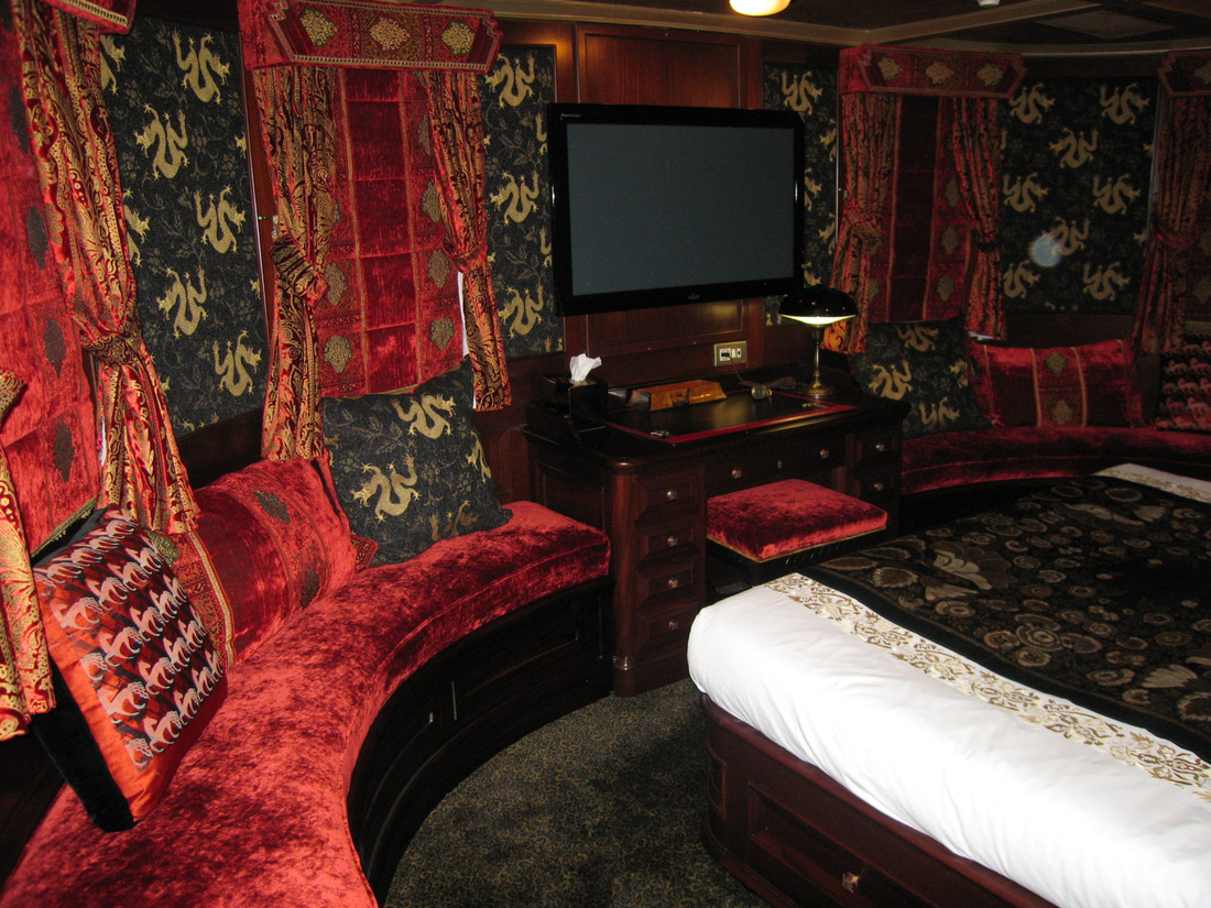 Johnny Depp's $30 million pirate yacht: Lacks a bit of comfort but has plenty of pirate personality - Photo 12.