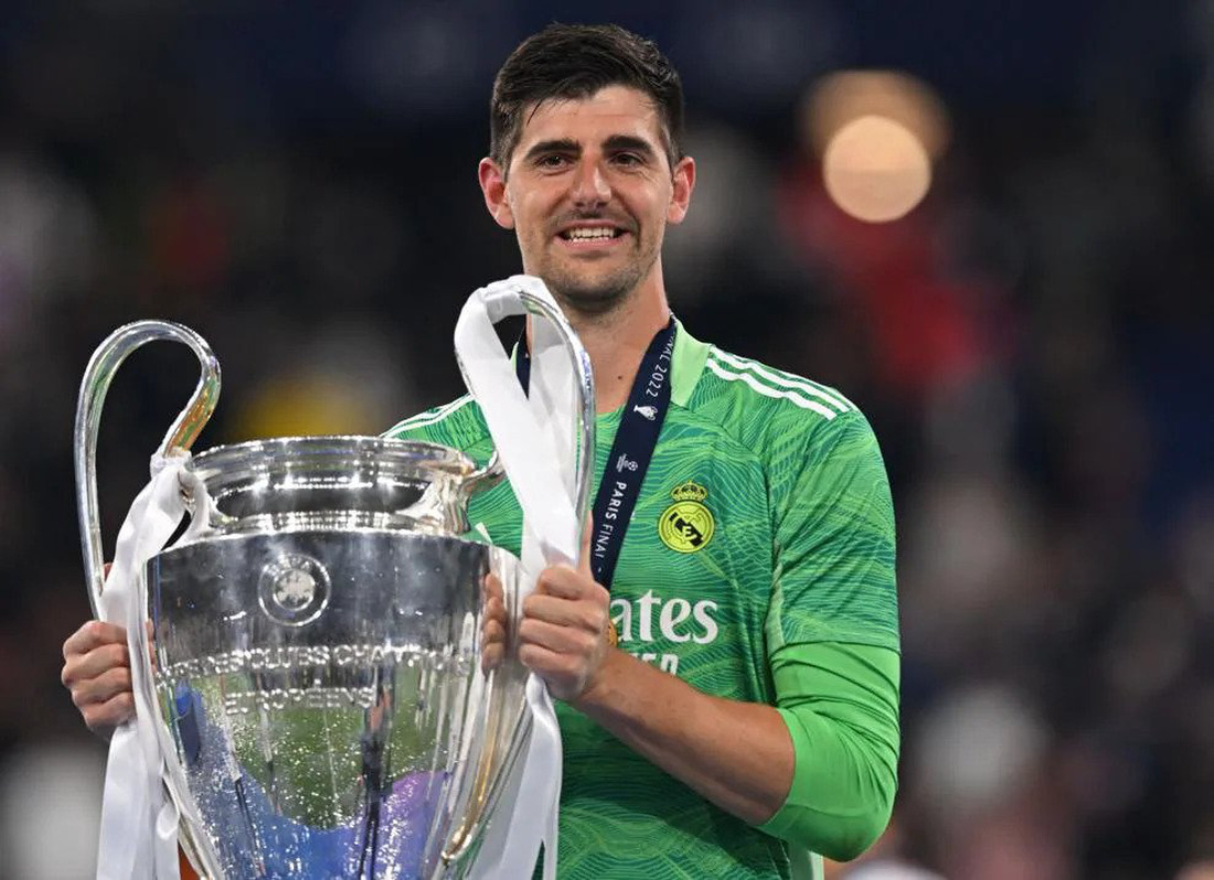 Làm nản lòng các chân sút Liverpool, Courtois đi vào lịch sử Champions League - Ảnh 11.