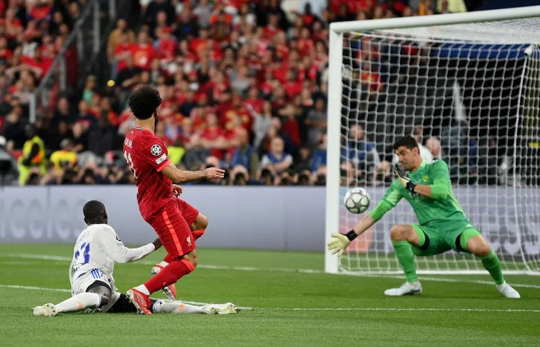 Làm nản lòng các chân sút Liverpool, Courtois đi vào lịch sử Champions League - Ảnh 5.