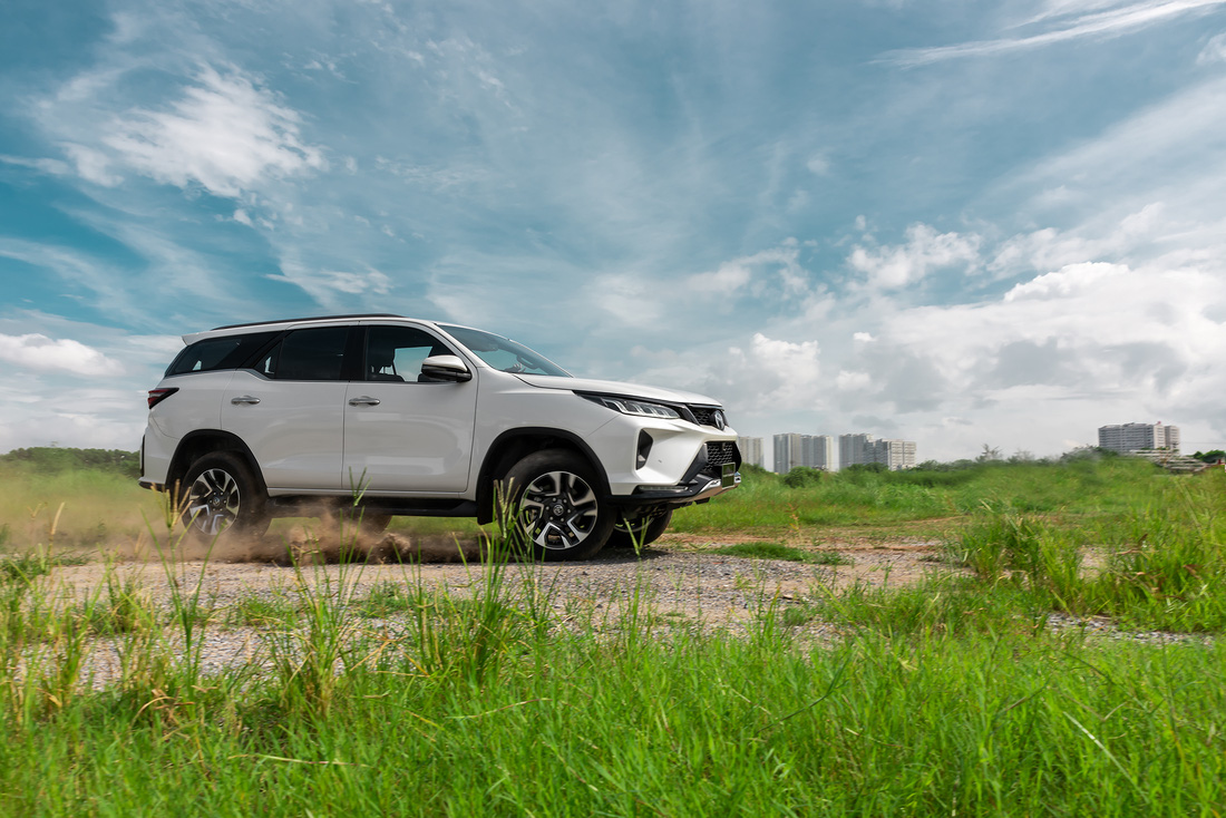 Toyota Fortuner 2022 tăng giá, thêm trang bị, quyết giành lại ngôi vương phân khúc - Ảnh 9.