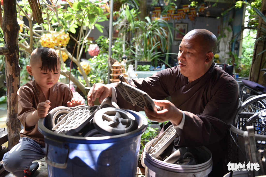 Tái chế xe lăn cho bệnh nhân và người khuyết tật khó khăn - Ảnh 4.