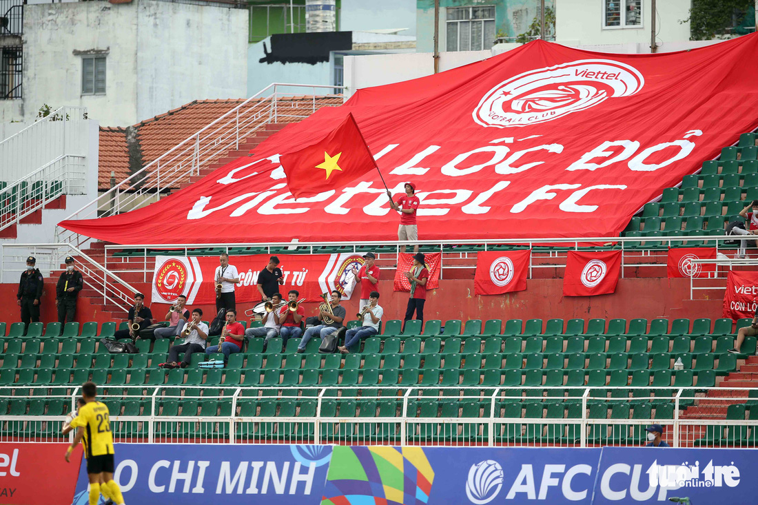Sân Thống Nhất đìu hiu ngày Viettel đá mở màn AFC Cup 2022 - Ảnh 4.