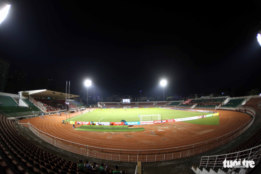Sân Thống Nhất đìu hiu ngày Viettel đá mở màn AFC Cup 2022 - Ảnh 1.