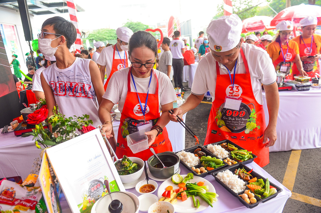 Hơn 999 gia đình khắp cả nước cùng Saigon Co.op xác lập kỷ lục Việt Nam về nấu ăn - Ảnh 6.