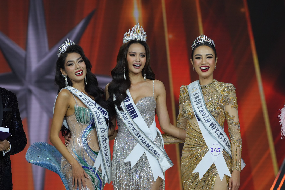 Hoa hậu Hoàn vũ Việt Nam 2022 Nguyễn Thị Ngọc Châu dành 70% tiền thưởng cho trẻ khó khăn - Ảnh 16.