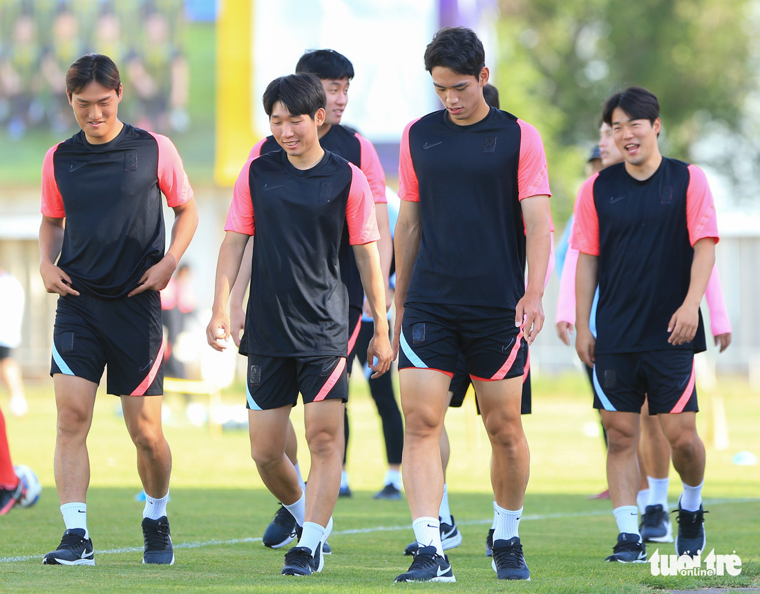 U23 Hàn Quốc tập đấu U23 Việt Nam, thần đồng Lee Kang In gây chú ý - Ảnh 1.