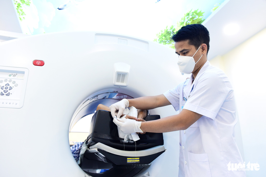 Máy chụp PET/CT của Bệnh viện Ung bướu tái hoạt động sau 1 năm ‘trùm mền’ vì thiếu thuốc phóng xạ - Ảnh 7.