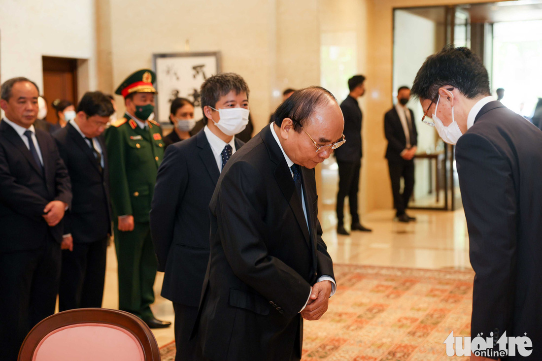 Chủ tịch nước: Việt Nam luôn khắc ghi tâm khảm tình cảm của cố thủ tướng Abe Shinzo - Ảnh 2.