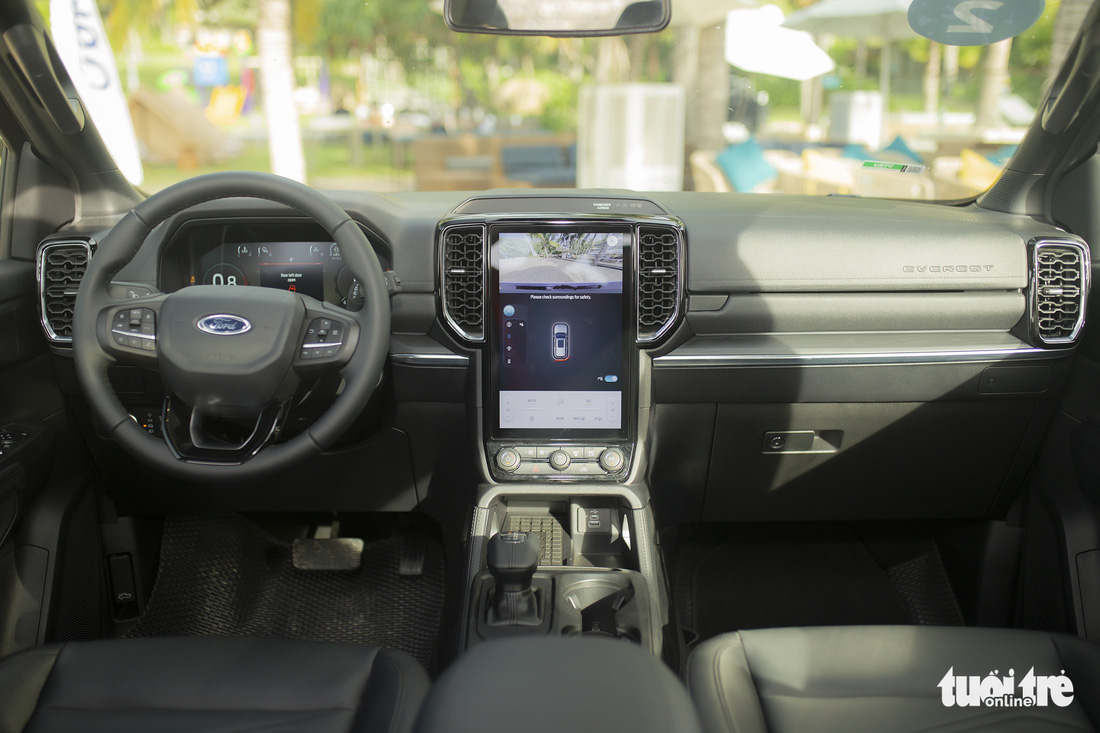 Ford Everest Titanium+: SUV đầy ắp công nghệ, giá 1,452 tỉ đồng - Ảnh 14.