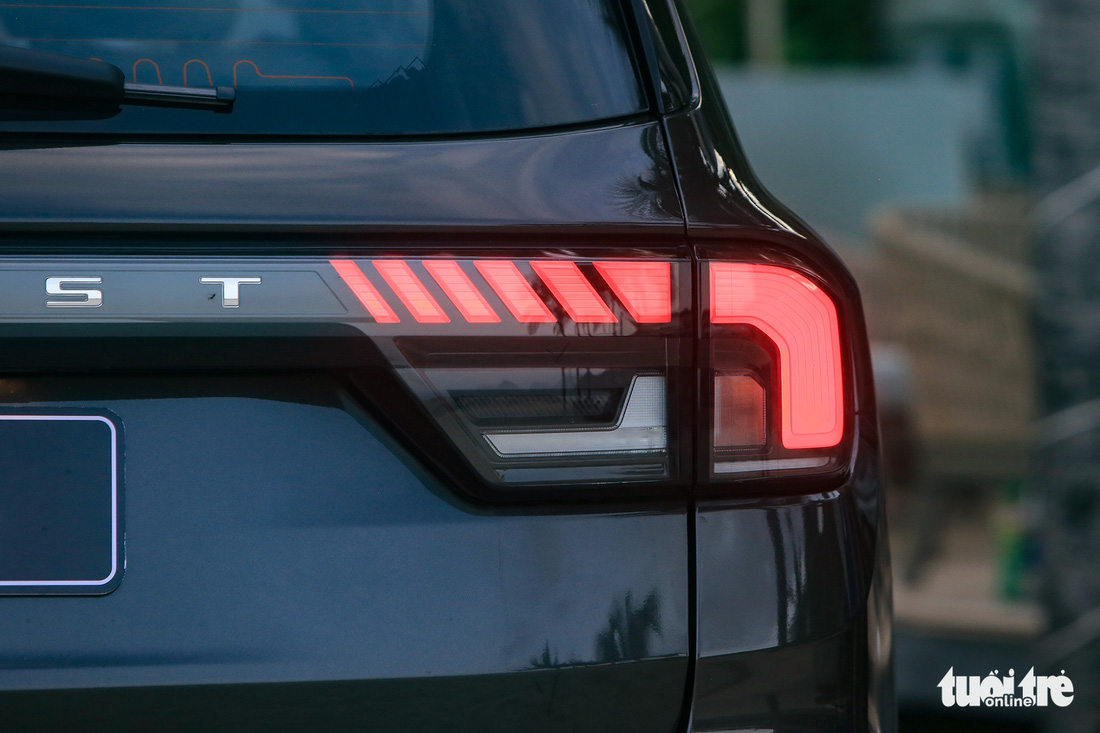 Ford Everest Titanium+: SUV đầy ắp công nghệ, giá 1,452 tỉ đồng - Ảnh 8.