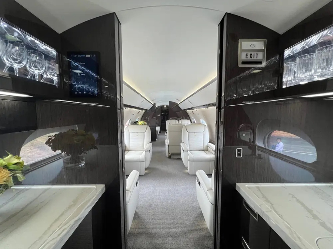 ‘Soi’ máy bay 65 triệu USD của Elon Musk và Bill Gates: Tốc độ gần siêu thanh, cabin xa xỉ độ riêng - Ảnh 6.