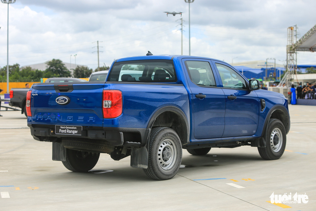 Chi tiết Ford Ranger XL 2023 - Bản rẻ nhất, dùng số sàn, giá 659 triệu đồng - Ảnh 3.