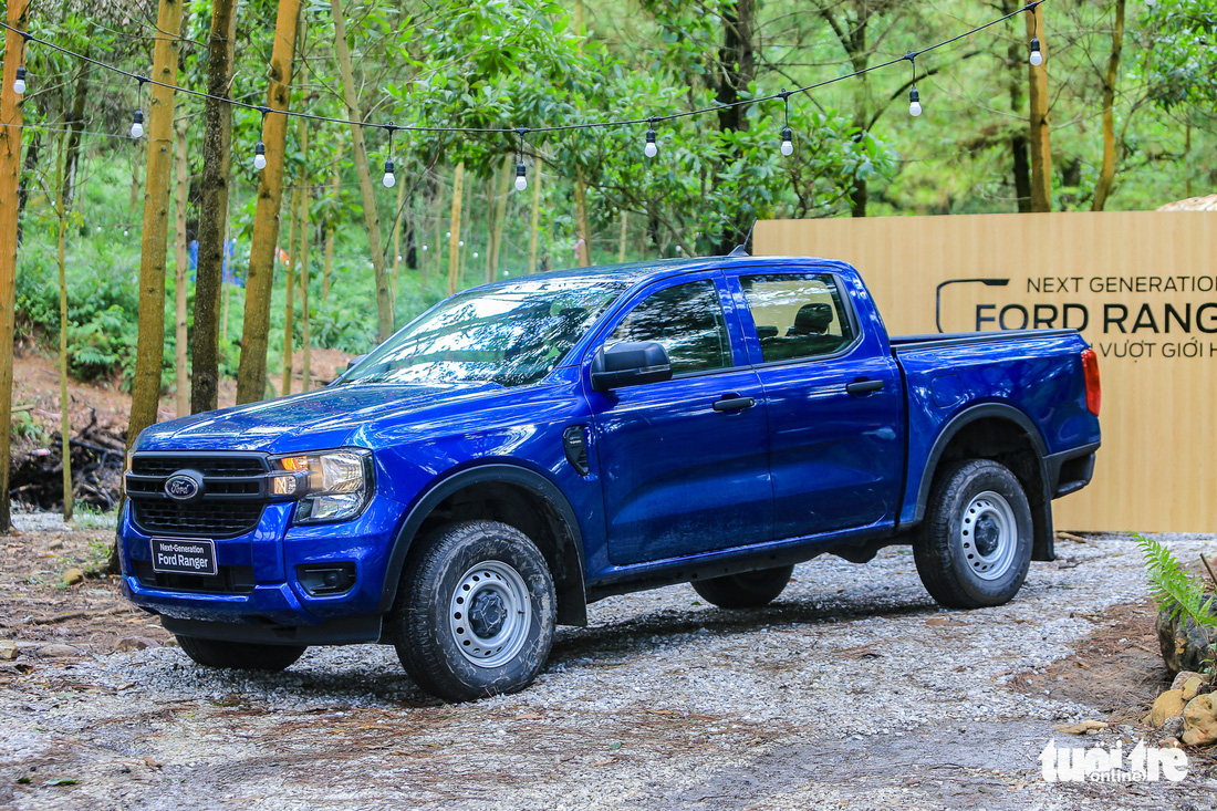 Chi tiết Ford Ranger XL 2023 - Bản rẻ nhất, dùng số sàn, giá 659 triệu đồng - Ảnh 13.