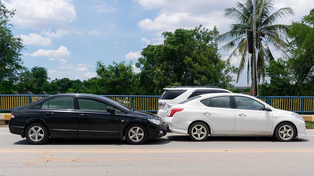 Hành động dễ gây tai nạn giao thông khi lái xe: Nhiều thói quen người Việt dễ mắc - Ảnh 16.