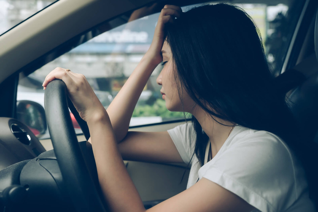Hành động dễ gây tai nạn giao thông khi lái xe: Nhiều thói quen người Việt dễ mắc - Ảnh 3.