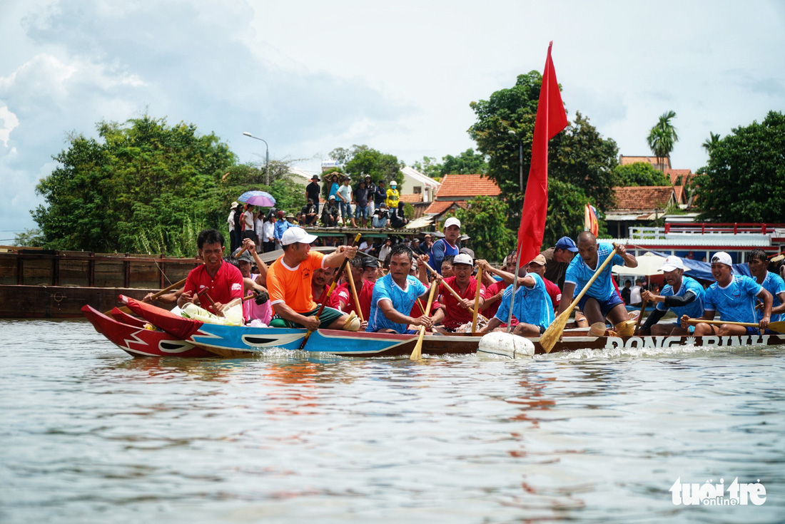 10.000 người về làng gốm Thanh Hà xem đua thuyền trên sông Thu Bồn - Ảnh 3.