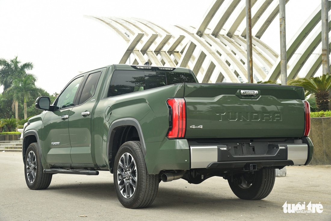 Toyota Tundra 2022 giá hơn 4 tỉ đồng: Bán tải Nhật mang đậm chất Mỹ - Ảnh 12.