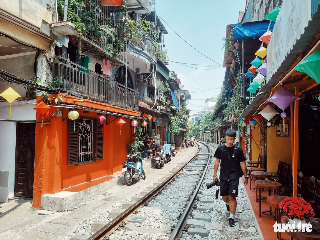 Đóng cửa phố cà phê đường tàu: Nên linh hoạt, không nên bắt đóng cửa cả ngày - Ảnh 1.