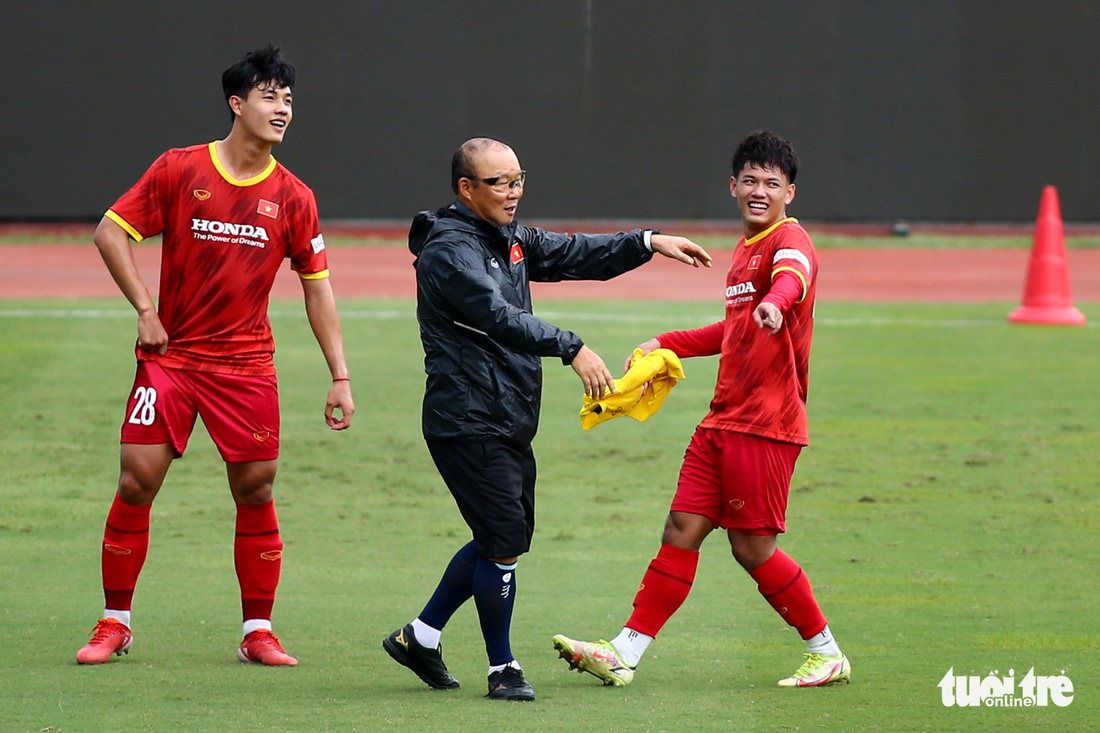 HLV Park Hang Seo gắt gao trên sân tập tuyển Việt Nam - Ảnh 6.