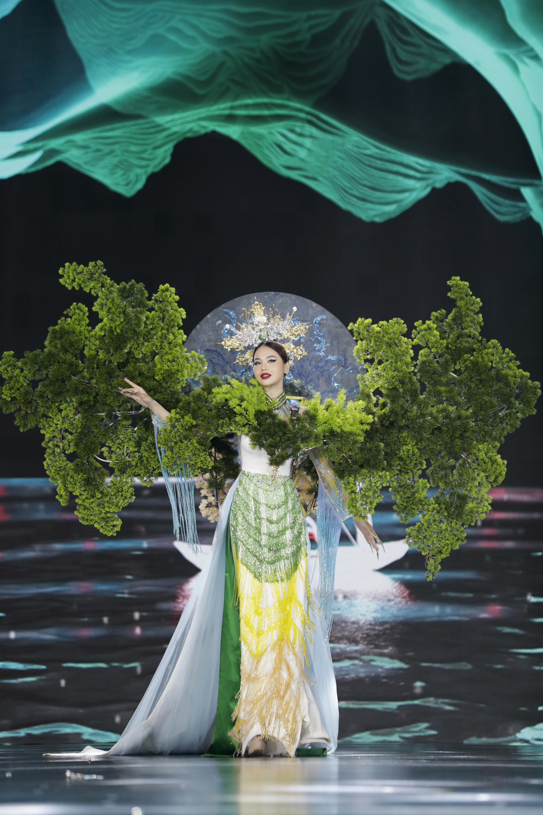 Miss Grand Vietnam 2022: Đêm diễn trang phục văn hóa dân tộc chưa đậm chất thời trang - Ảnh 7.