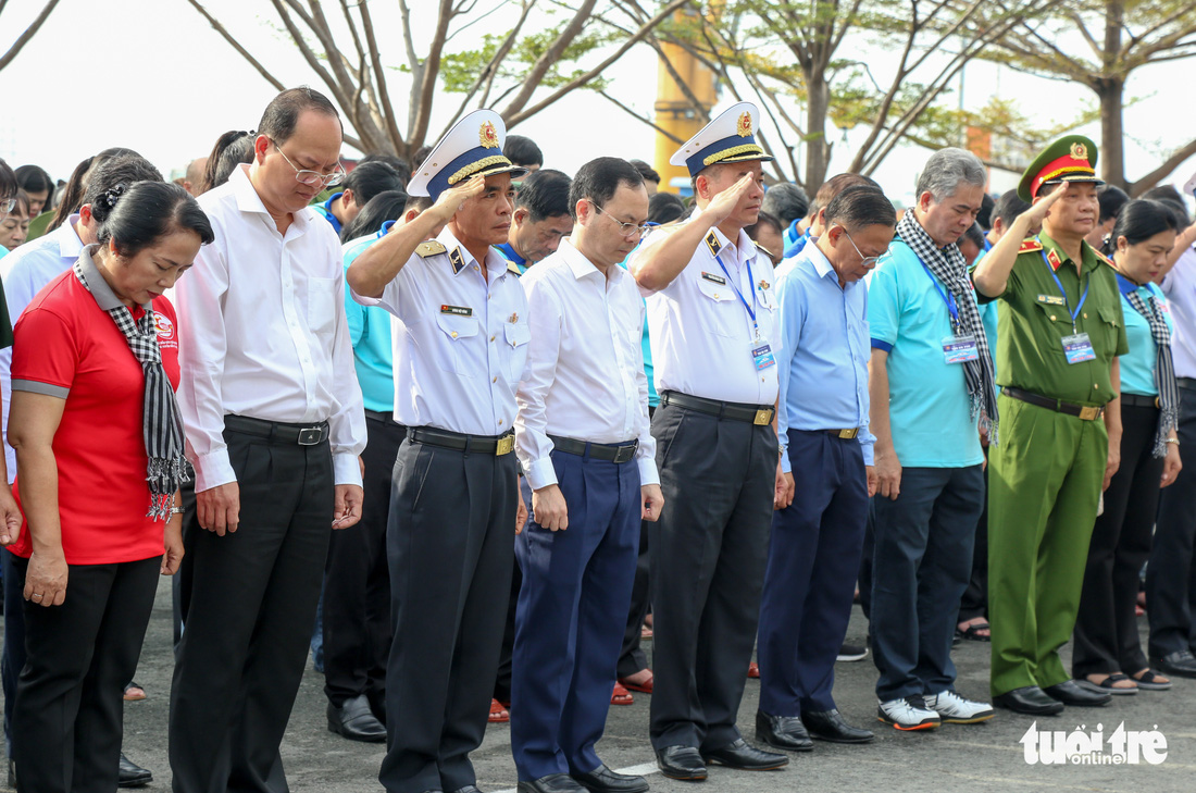 Gần 150 đại biểu TP.HCM thăm chiến sĩ và người dân các đảo Tây Nam của Tổ quốc - Ảnh 3.