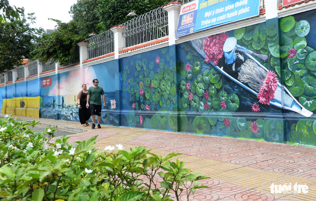 Những công trình chống vẽ bậy ở Sài Gòn - Ảnh 8.