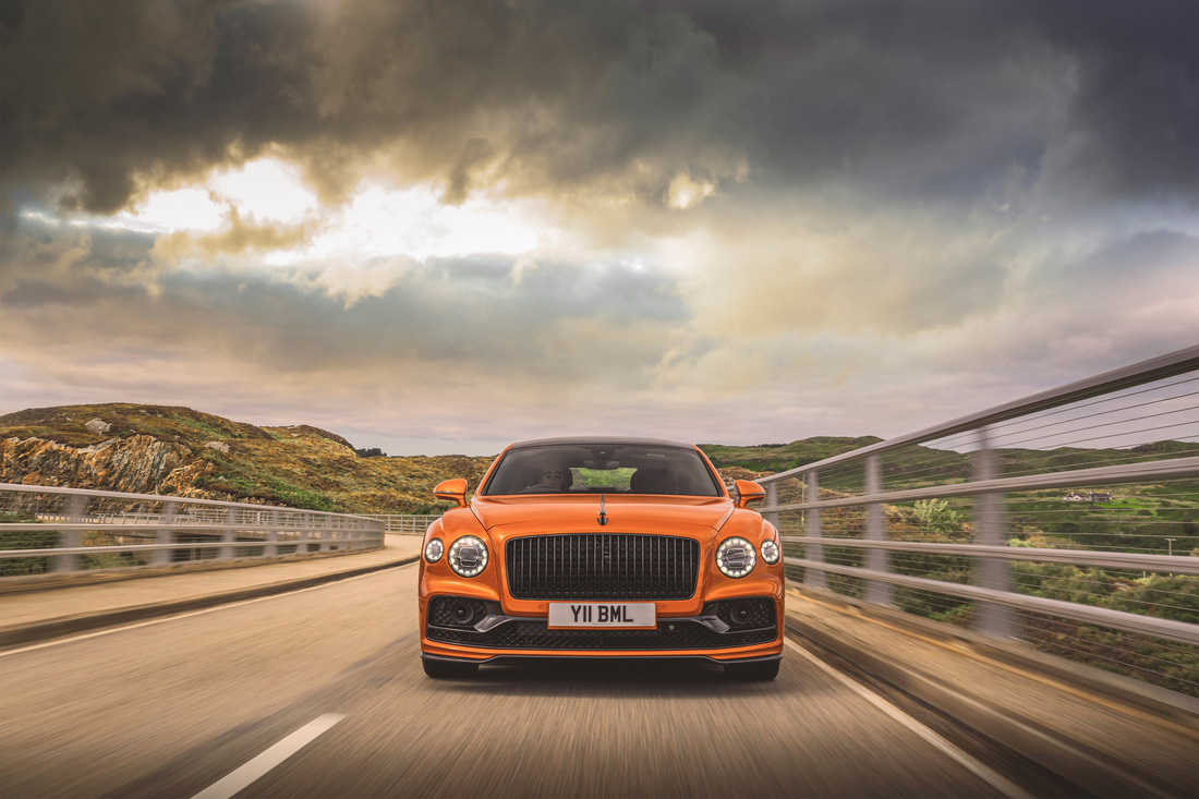 Bentley Flying Spur ra mắt bản mới: Mạnh và nhanh nhất, chưa tiết lộ giá  - Ảnh 7.