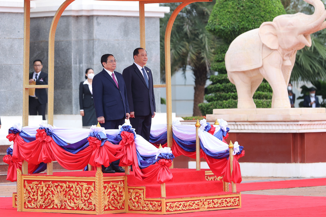 Lào tổ chức lễ đón trọng thể Thủ tướng Phạm Minh Chính - Ảnh 5.
