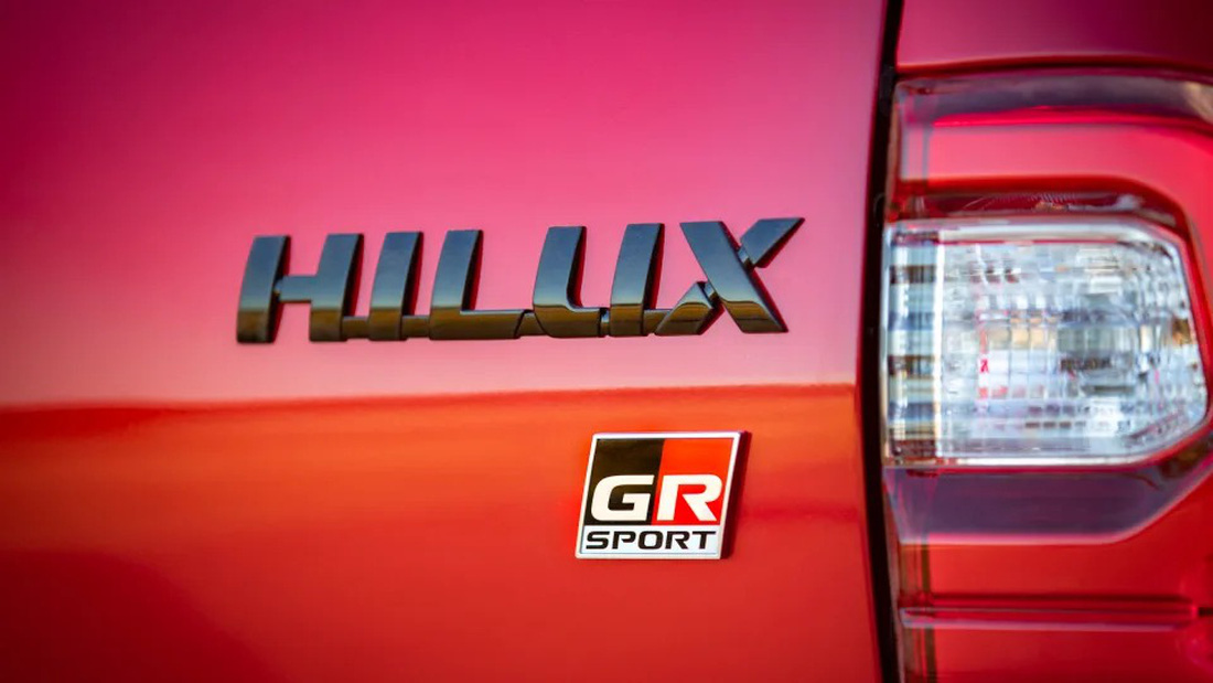 Toyota Hilux GR Sport ra mắt: Hầm hố, mạnh và nhiều đồ chơi - Ảnh 8.