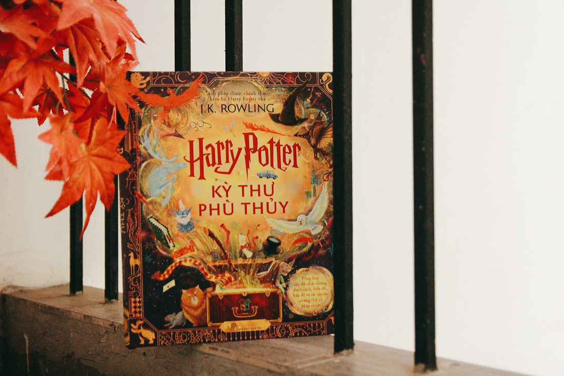 Sách Harry Potter - Kỳ thư phù thủy - Ảnh: NXB Trẻ