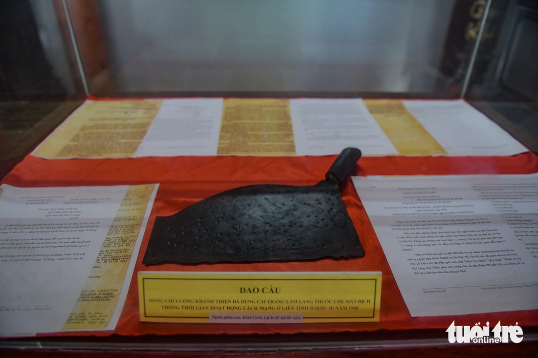 Phiên bản dao cầu từ Bảo tàng Lịch sử quốc gia mà nhà tiền bối cách mạng Lương Khánh Thiện từng dùng - Ảnh: NAM TRẦN