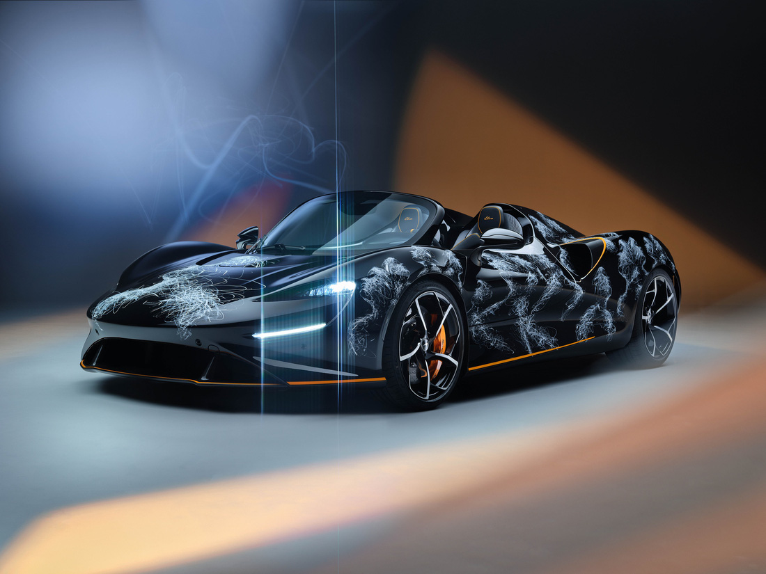 Các họa tiết được vẽ trên xe hoàn toàn thủ công - Ảnh: McLaren