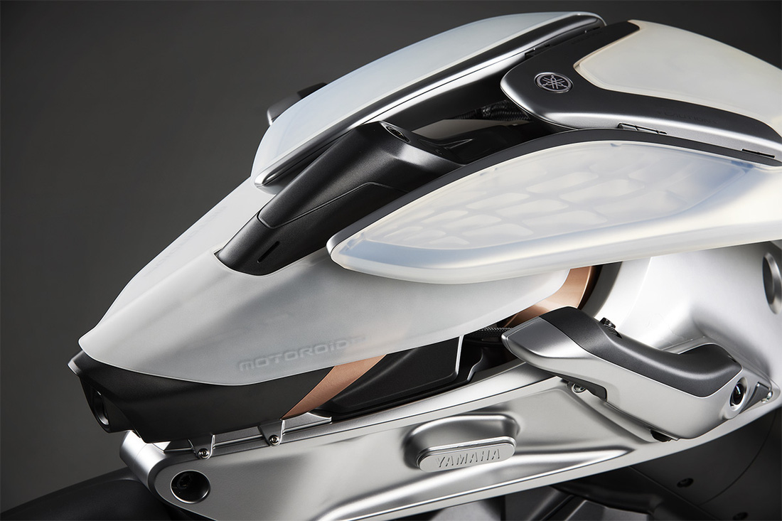 Xe máy Yamaha tự cân bằng, tự chống chân, nhận diện chủ nhân - Ảnh 11.