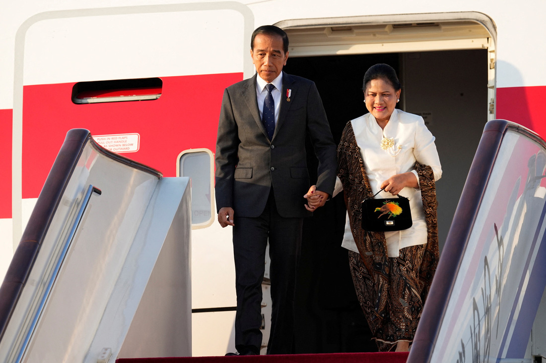Tổng thống Joko Widodo của Indonesia tới Bắc Kinh hôm 16-10 - Ảnh: REUTERS