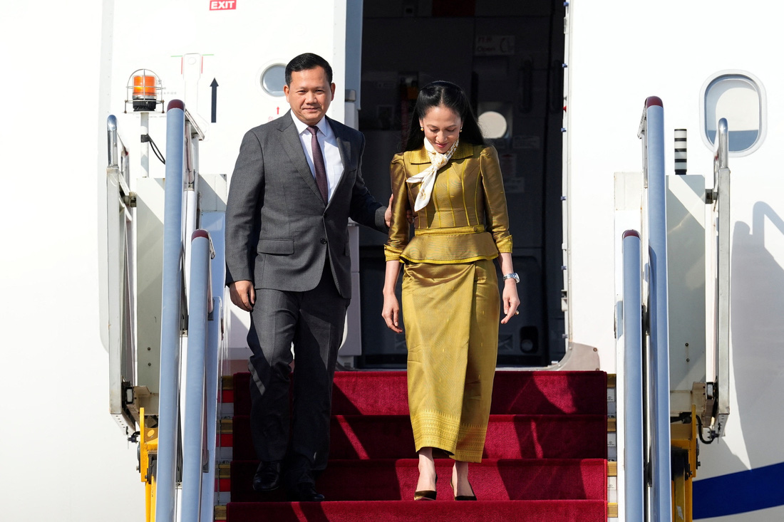 Tân Thủ tướng Campuchia Hun Manet tới Bắc Kinh - Ảnh: REUTERS